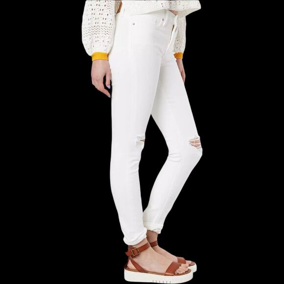 NWOT Levi’s premium 311 Shaping Skinny Distressed Women’s Jeans Size 32 - Picture 3 of 14